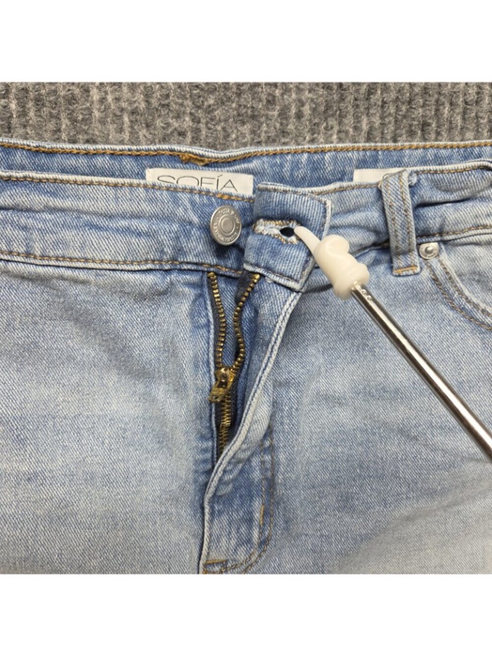 SOFIA Vergara Jeans Chi Short Denim Shorts Women's 16 Blue Cut-Off  Distressed - Picture 3 of 16